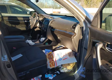 2013 Kia Sorento Lx z USA, uszkodzony, nr VIN 5XYKT4A18DG401343